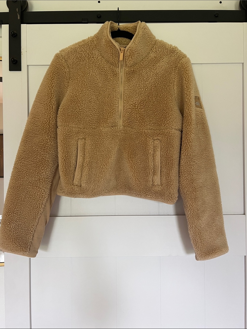 Alo Sherpa crop quarter zip